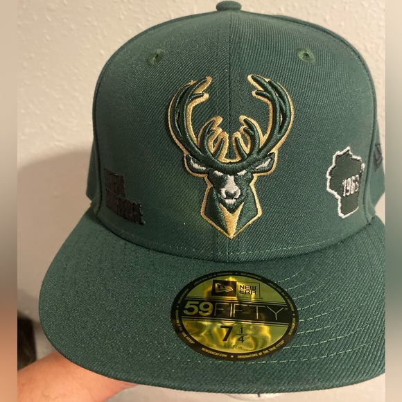 New Era Other - NWT New Era Milwaukee Bucks 7 1/4 Hat